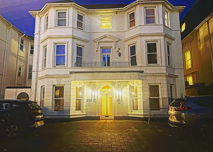 Luxury 2 Beds By The Sea